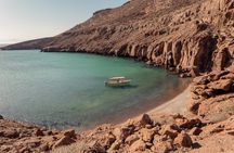 Hiking on Isla Espiritu Santo, the hidden side of La Paz