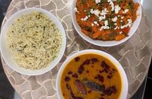 Authentic Vegetarian Indian Cooking Class in a Mumbai home