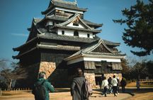 2 Hours Matsue Castle Walking Tour with Entry Ticket