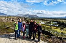 Keflavik Airport: Private Golden Circle Tour with Airport Pick-up
