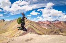Rainbow Mountain Trek from Cusco with Breakfast and Lunch