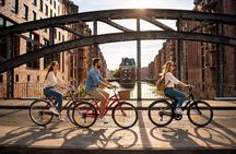 Highlights of Hamburg – Bike Tour with Insider Stories