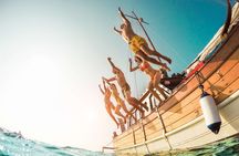 Positano & Amalfi Boat Tour from Sorrento with Snorkel & Drinks