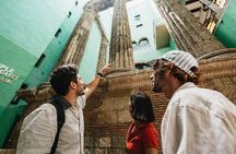 Barcelona Walking Tour: Sagrada Familia, Gaudi and Gothic Quarter