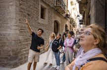 Barcelona Walking Tour: Sagrada Familia, Gaudi and Gothic Quarter