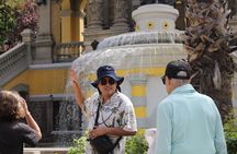Political and Historic tour in Downtown Santiago