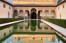 Small group guided tour of the Alhambra max 10 people