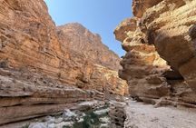 Private 3 Day Omani Adventure in Wadi Shab Wahiba Sands and Nizwa