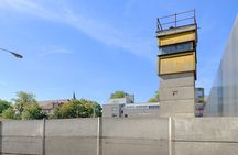 Big Bus Berlin Wall Panoramic Bus Tour with Stop at Wall Memorial
