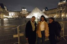 Paris Dark History Night Tour with Wine and Cheese
