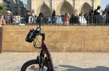Paris by comfortable scooter – small group + photos and Guide