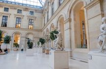 Notre Dame Ile de La Cite and Louvre Small Group Guided Tour