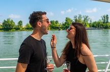 Bordeaux Market Food Tour and Gourmet River Cruise