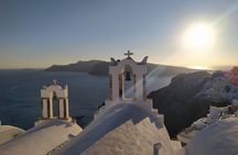 Santorini: Private 3-Hour Highlights Custom Tour with a local