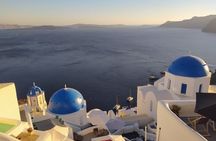 Santorini: Private 3-Hour Highlights Custom Tour with a local
