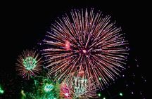 Waikiki Beach Catamaran Friday Night Fireworks Tour