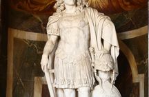 Discover Versailles: Palace & Gardens Guided Tour 18-guests Max