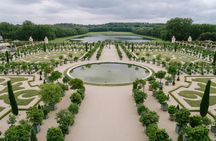 Discover Versailles: Palace & Gardens Guided Tour 18-guests Max