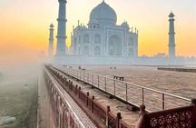 2-Day Luxury Taj Mahal Tour from Mumbai with Flights and Hotel