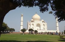 2-Day Luxury Taj Mahal Tour from Mumbai with Flights and Hotel