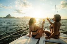 Sunset Boat Tour with Beer, Water, Soda and Snacks included