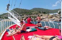 Relaxing Cruise Boat Tour Lunch Soft Drinks and Swimming Breaks