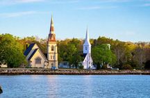 Private Peggy’s Cove, Mahone Bay and Lunenburg Tour From Halifax