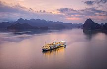Halong Bay Luxury Overnight Cruise with Balcony Cabin