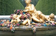 Discover Versailles: Palace & Gardens Tour (Max 18 Guests)