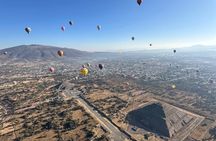 Balloon flight in Teotihuacan + Cave breakfast + Tour from CDMX