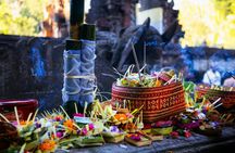 Ubud : Purification Experience at Pura Mengening with Local Guide