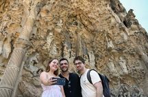 Sagrada Família Semi Private Tour with Fast Entry