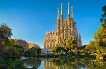 Barcelona: Sagrada Familia Skip the Line Ticket with Audio Guide