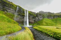 Reykjavik: Private South Coast Waterfalls, Beach and Glacier Tour