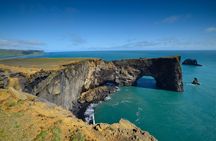 Reykjavik: Private South Coast Waterfalls, Beach and Glacier Tour