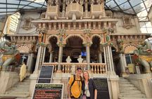 Private Mumbai Slum and Sightseeing Tour with Car and Guide