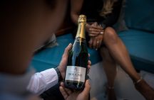Amsterdam: Private Romantic Evening Canal Cruise + Bubbles/Snacks