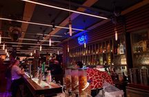 Shinjuku Pub and Nightclub Crawl: Golden Gai & Kabukicho(3 stops)