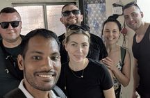 Private Mumbai Slum and Sightseeing Tour with Car and Guide