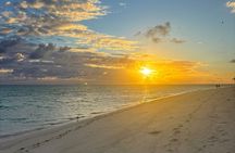 Half-Day Airlie Beach Sailing and Snorkeling Tour on Yacht