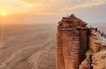 Edge of the World 4x4 Adventure Sunset and Stargazing from Riyadh