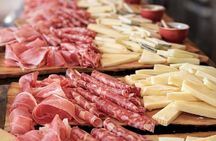 Classic Wine Tasting with Traditional Tuscan Products