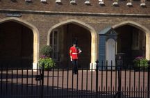 Changing of the Guard Walking Tour with Local Guide