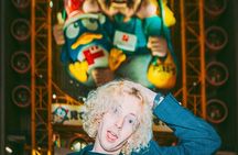 Osaka: Dotonbori Private Night Photoshoot with Pro Photographer