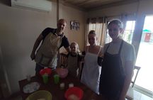 Traditional cooking class with Tica family