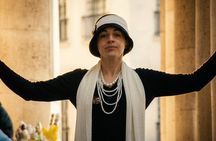 The Secrets of Coco Chanel : Unraveling the Fashion Icon