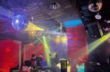 Shinjuku Pub and Nightclub Crawl: Golden Gai & Kabukicho(3 stops)