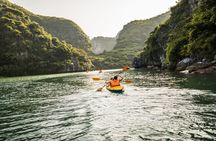 Hanoi: Ha Long Bay Scenic Day Cruise, Kayaking & Sunset Party