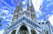 Sagrada Familia Skip-the-Line Small-Group Guided Tour