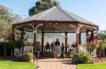 Premium Barossa Small Group Tour: Wine tasting, Lunch & Chocolate